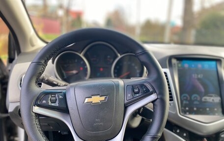 Chevrolet Cruze II, 2010 год, 680 000 рублей, 4 фотография