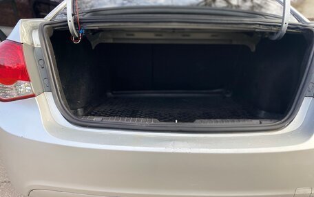 Chevrolet Cruze II, 2010 год, 680 000 рублей, 9 фотография