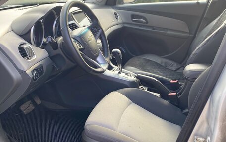 Chevrolet Cruze II, 2010 год, 680 000 рублей, 13 фотография