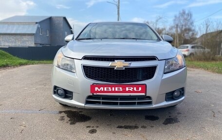 Chevrolet Cruze II, 2010 год, 680 000 рублей, 2 фотография