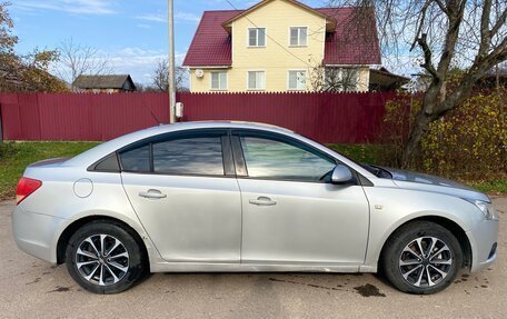 Chevrolet Cruze II, 2010 год, 680 000 рублей, 16 фотография