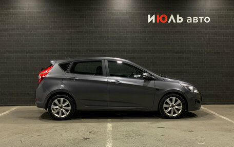 Hyundai Solaris II рестайлинг, 2015 год, 990 000 рублей, 4 фотография