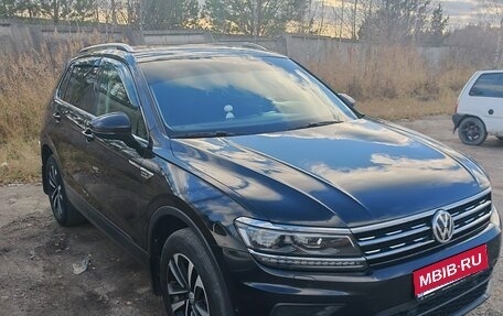 Volkswagen Tiguan II, 2019 год, 2 350 000 рублей, 2 фотография