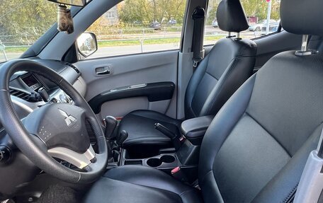 Mitsubishi L200 IV рестайлинг, 2013 год, 2 500 000 рублей, 7 фотография