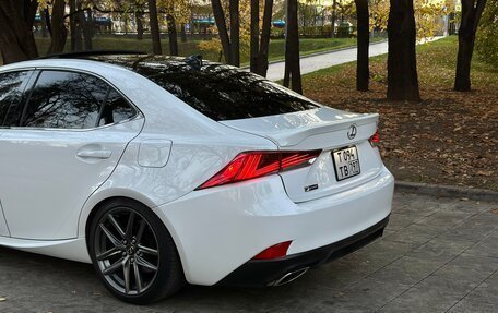 Lexus IS III, 2017 год, 2 780 000 рублей, 11 фотография