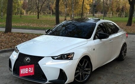 Lexus IS III, 2017 год, 2 780 000 рублей, 3 фотография