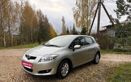 Toyota Auris II, 2009 год, 880 000 рублей, 2 фотография