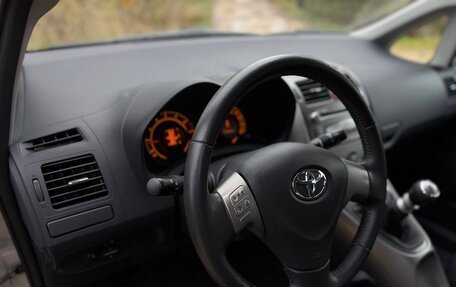 Toyota Auris II, 2009 год, 880 000 рублей, 15 фотография