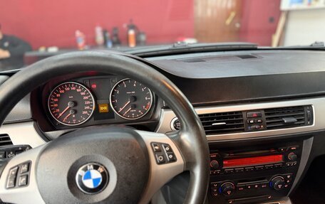 BMW 3 серия, 2005 год, 780 000 рублей, 16 фотография