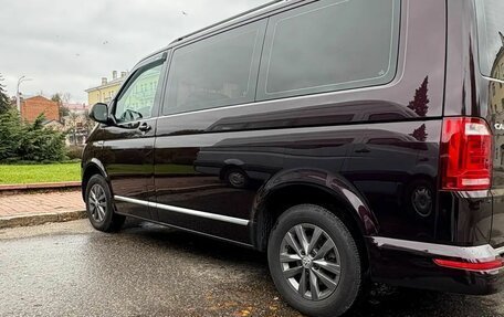 Volkswagen Caravelle T6 рестайлинг, 2017 год, 2 800 000 рублей, 2 фотография