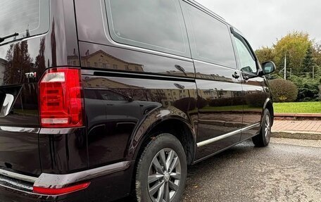 Volkswagen Caravelle T6 рестайлинг, 2017 год, 2 800 000 рублей, 5 фотография