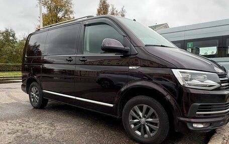 Volkswagen Caravelle T6 рестайлинг, 2017 год, 2 800 000 рублей, 12 фотография