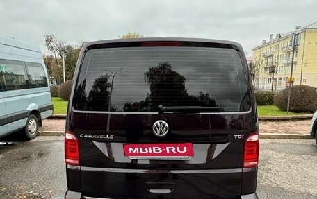 Volkswagen Caravelle T6 рестайлинг, 2017 год, 2 800 000 рублей, 8 фотография