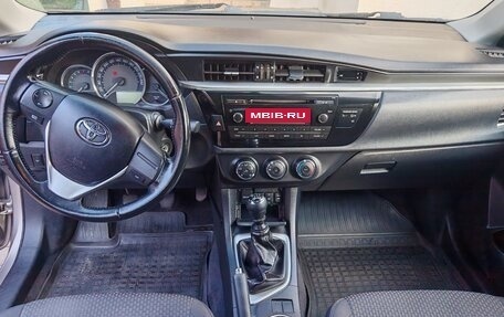 Toyota Corolla, 2013 год, 987 000 рублей, 14 фотография
