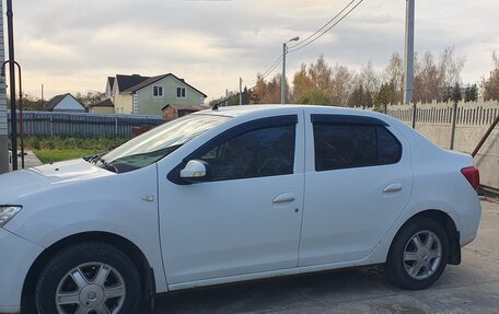 Renault Logan II, 2018 год, 600 000 рублей, 3 фотография