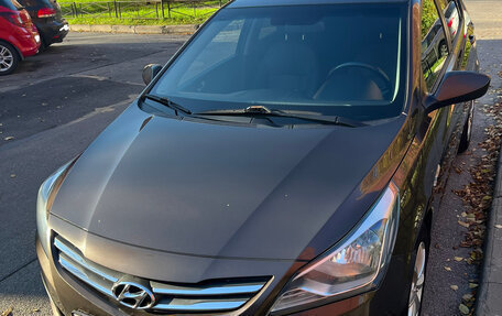 Hyundai Solaris II рестайлинг, 2015 год, 1 100 000 рублей, 3 фотография