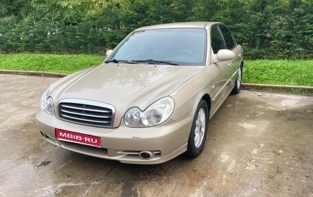 Hyundai Sonata IV рестайлинг, 2005 год, 400 000 рублей, 1 фотография