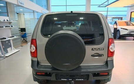 Chevrolet Niva I рестайлинг, 2018 год, 845 000 рублей, 5 фотография