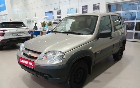 Chevrolet Niva I рестайлинг, 2018 год, 845 000 рублей, 3 фотография