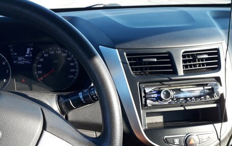 Hyundai Solaris II рестайлинг, 2011 год, 390 000 рублей, 2 фотография