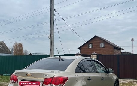 Chevrolet Cruze II, 2010 год, 550 000 рублей, 3 фотография