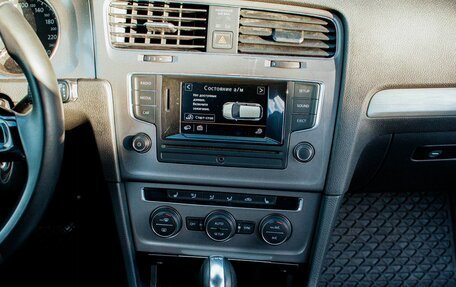 Volkswagen Golf VII рестайлинг, 2013 год, 990 000 рублей, 24 фотография