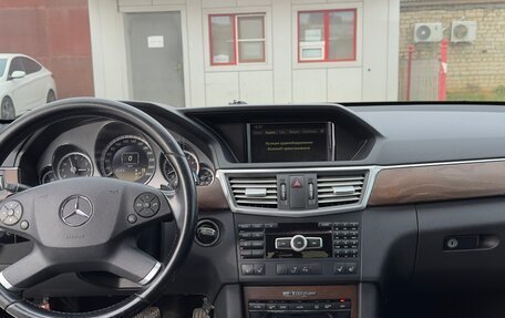 Mercedes-Benz E-Класс, 2011 год, 1 300 000 рублей, 8 фотография