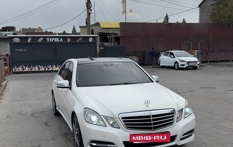 Mercedes-Benz E-Класс, 2011 год, 1 300 000 рублей, 2 фотография