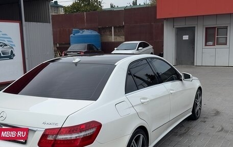 Mercedes-Benz E-Класс, 2011 год, 1 300 000 рублей, 3 фотография