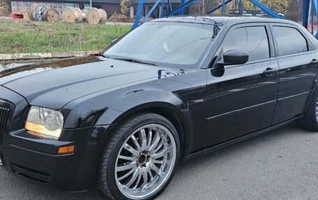 Chrysler 300C II, 2005 год, 850 000 рублей, 1 фотография