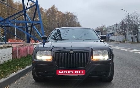 Chrysler 300C II, 2005 год, 850 000 рублей, 3 фотография