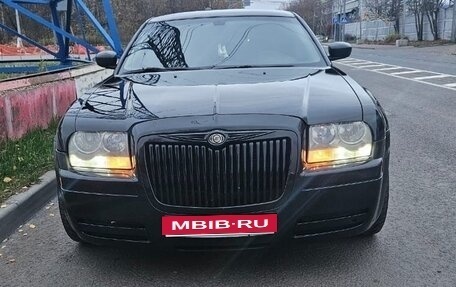 Chrysler 300C II, 2005 год, 850 000 рублей, 5 фотография