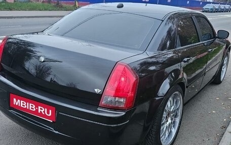 Chrysler 300C II, 2005 год, 850 000 рублей, 9 фотография