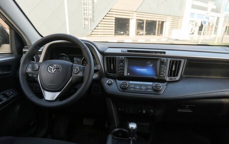 Toyota RAV4, 2017 год, 2 200 000 рублей, 7 фотография