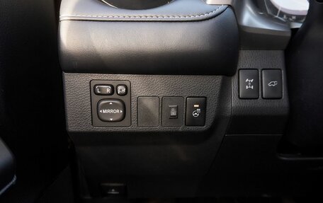 Toyota RAV4, 2017 год, 2 200 000 рублей, 12 фотография