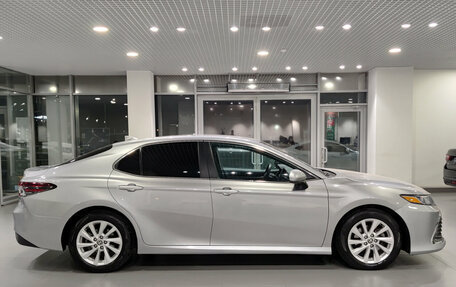 Toyota Camry, 2022 год, 2 430 000 рублей, 8 фотография