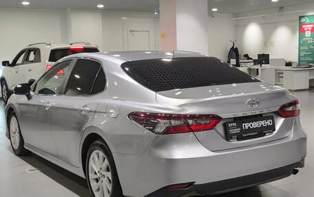 Toyota Camry, 2022 год, 2 430 000 рублей, 11 фотография