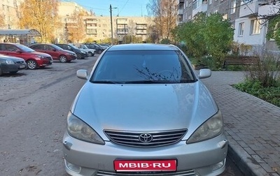 Toyota Camry V40, 2004 год, 760 000 рублей, 1 фотография