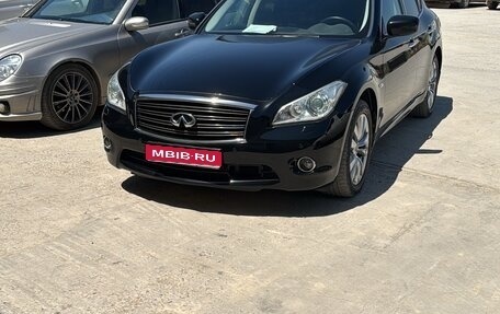 Infiniti M, 2013 год, 800 000 рублей, 1 фотография