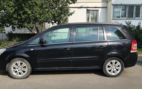 Opel Zafira B, 2011 год, 700 000 рублей, 1 фотография