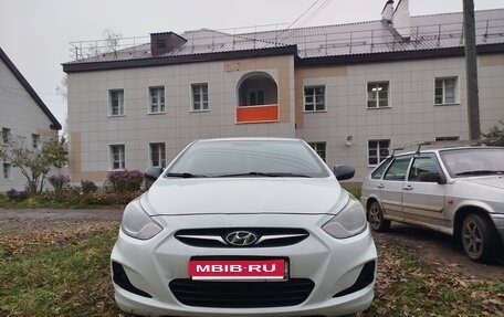 Hyundai Solaris II рестайлинг, 2013 год, 680 000 рублей, 1 фотография
