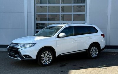 Mitsubishi Outlander III рестайлинг 3, 2019 год, 1 999 000 рублей, 1 фотография