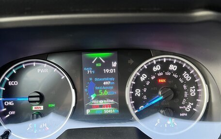 Toyota RAV4, 2022 год, 4 250 000 рублей, 10 фотография