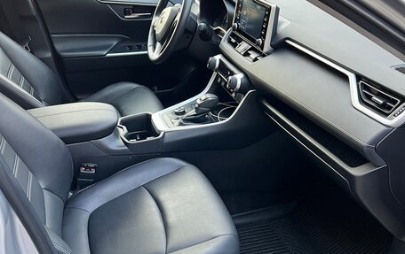 Toyota RAV4, 2022 год, 4 250 000 рублей, 4 фотография