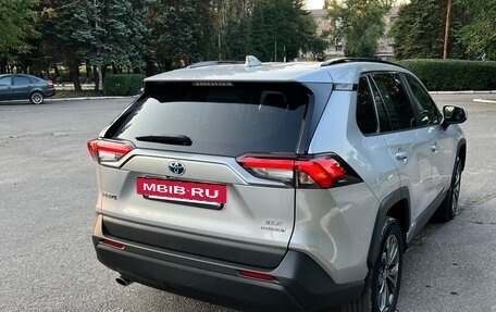 Toyota RAV4, 2022 год, 4 250 000 рублей, 3 фотография