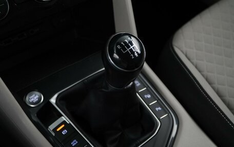 Volkswagen Tiguan II, 2018 год, 2 149 046 рублей, 14 фотография
