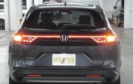 Honda Vezel, 2022 год, 1 650 000 рублей, 4 фотография