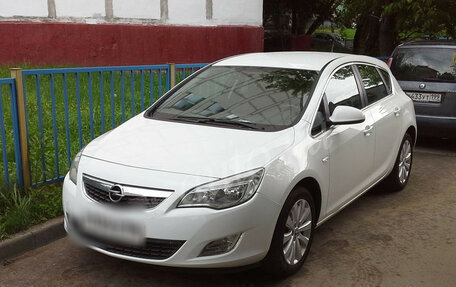 Opel Astra J, 2011 год, 630 000 рублей, 3 фотография