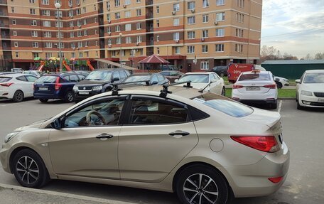 Hyundai Solaris II рестайлинг, 2012 год, 700 000 рублей, 2 фотография