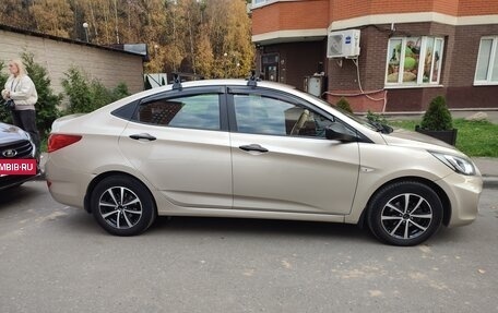 Hyundai Solaris II рестайлинг, 2012 год, 700 000 рублей, 4 фотография
